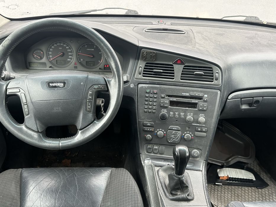 Volvo v70 2.4D 2002 w całości na czesci