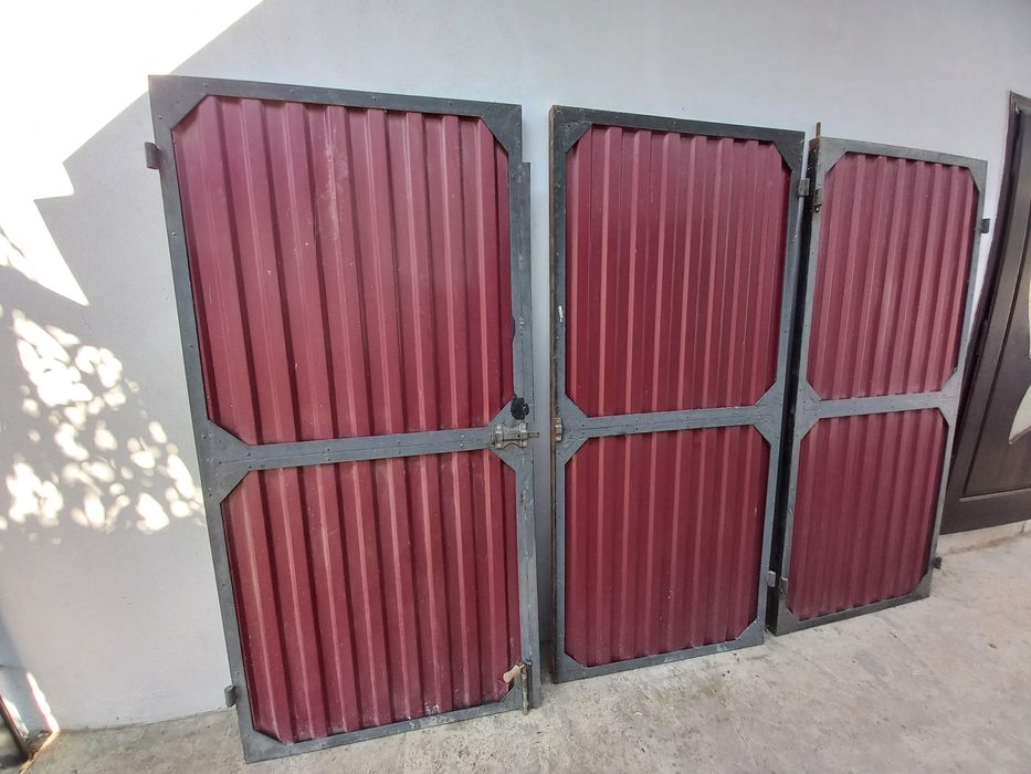 Продам гаражні металеві ворота 2.65 на 1.97