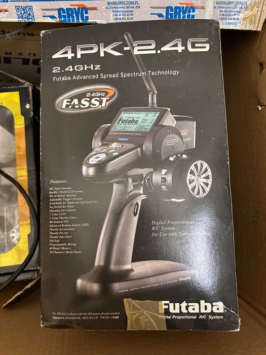 Traxxas Revo 3.3 Nitro + Futaba 4PK
