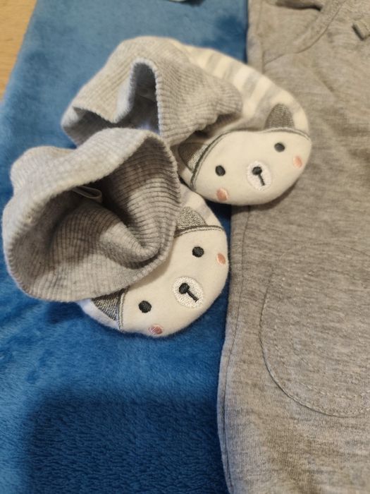 Zestaw niemowlęcy bluzka spodenki buciki buty 68