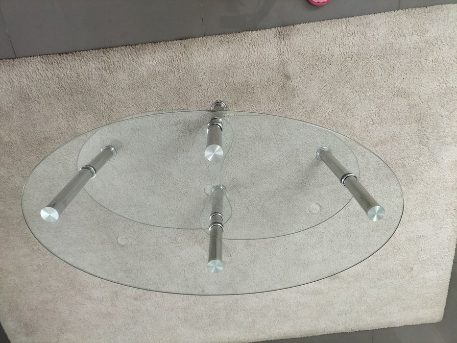 Mesa de sala de vidro .
