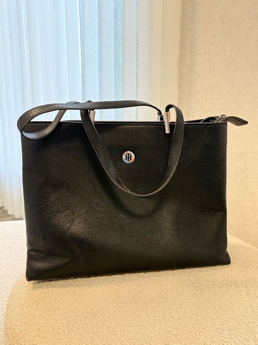 Torebka Tommy Hilfiger- czarna duża