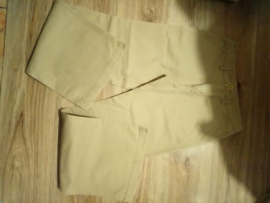 Spodnie, bardzo szerokie nogawki OKAZJA czwarty przedmiot za 1 gr.opis