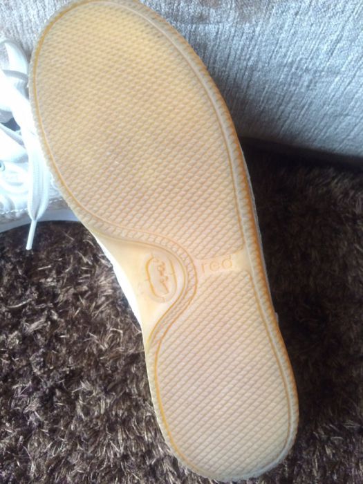 sapatilhas bege dourada mark ecko red