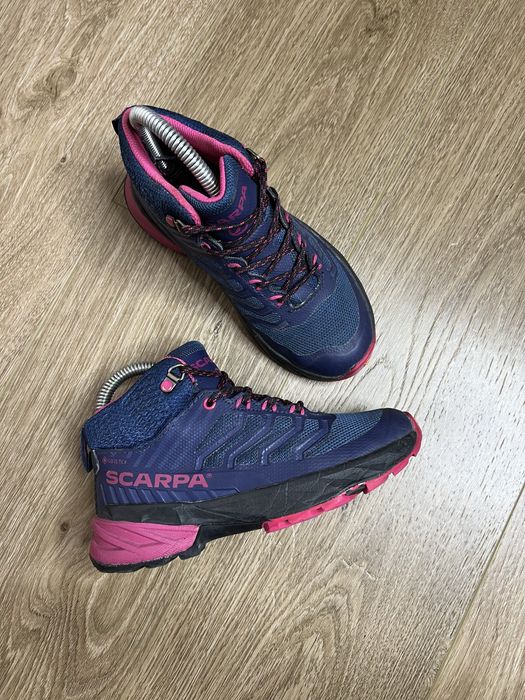 Продам БОМБЕЗНІ дитячі трекінгові черевики Scarpa Rush Mid Kid GTX