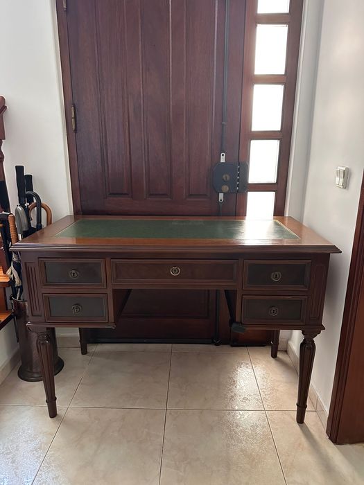 Mesa e Cadeirão de Escritório Madeira Maciça