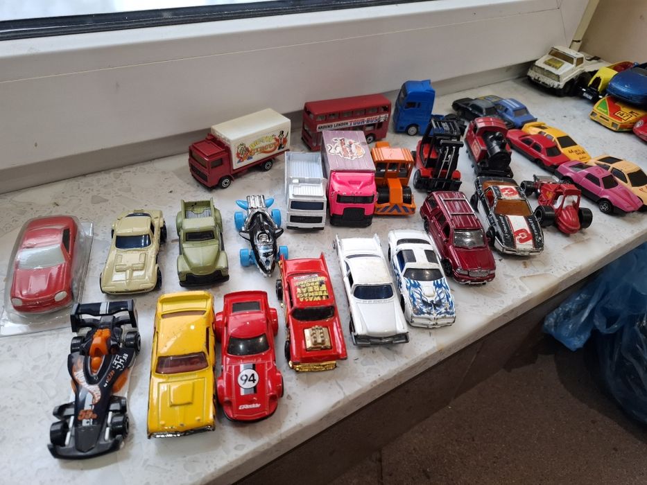 Машинки , різні , модельки, металеві, хотвілс ,hotwils