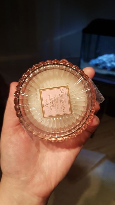 Świeczka dekoracyjna w szklanym opakowaniu. N91