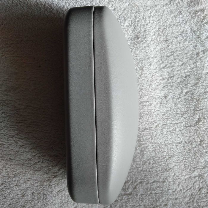 Calvin Klein etui do okularów
