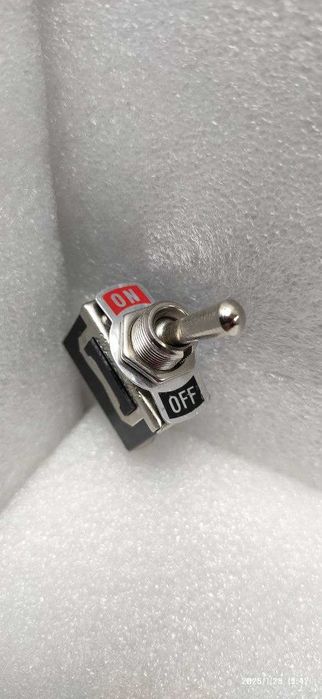 Тумблер (перемикач) двоконтактний з водонепроникним ковпачком 6А 250В