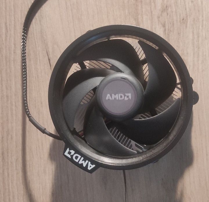 Chłodzenie, wiatrak z radiatorem AMD Ryzen 7 5700G+Box