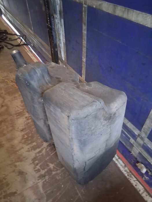 Zbiornik do adblue zdemontowany z Man Tgx 2015