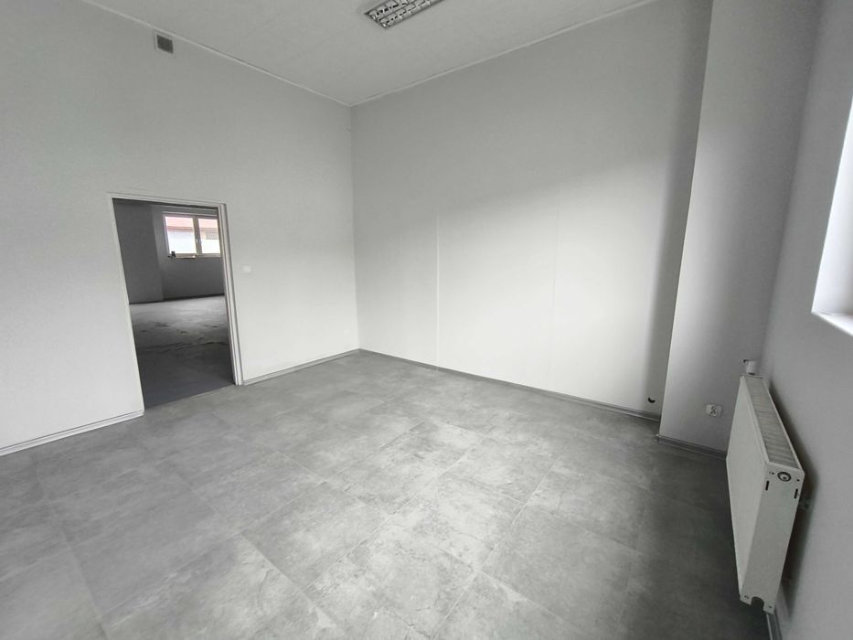 Wynajem-Lokal handlowo/magazynowo/ usługowy 141 m2