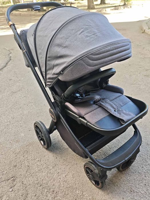 Коляска  Carello Epica 2в1 (можливо 3 в 1)