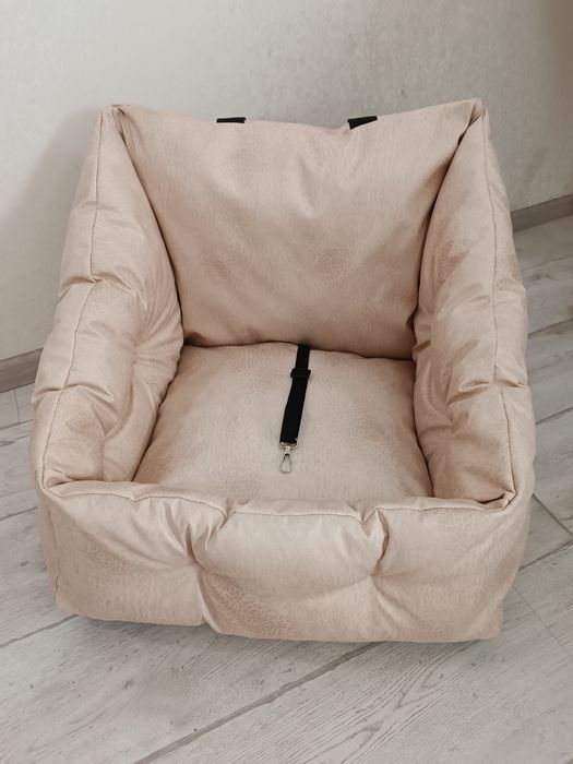 Автокресло для собак