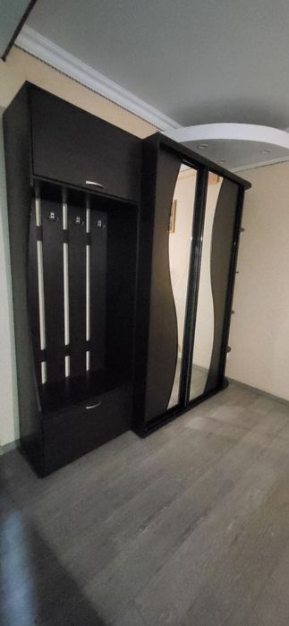 Продається прихожа