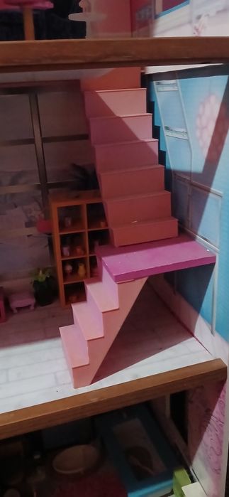 Casa de boneca com acessórios