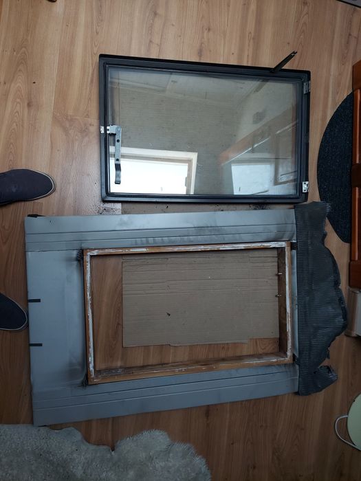 Wyłaz dachowy uzywany