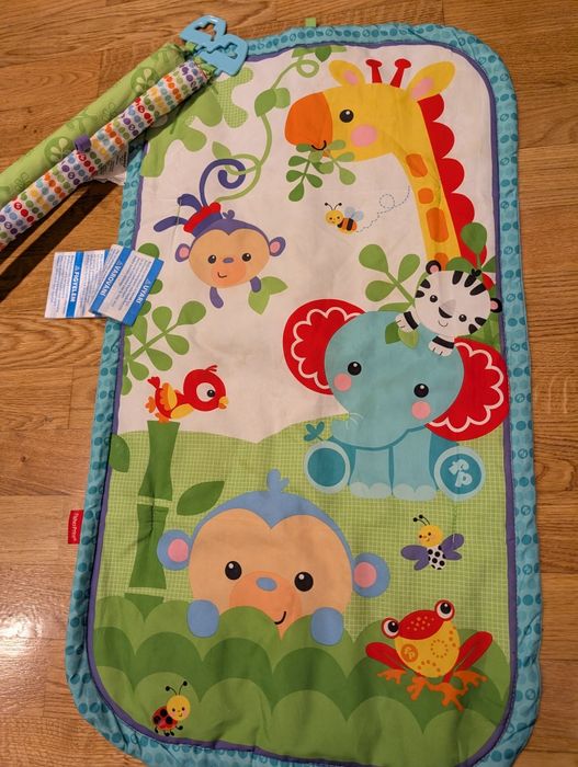 Mata z pałąkami Fisher Price 0+ lusterko