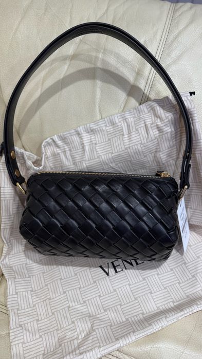 Сумка Bottega Veneta з плетеної натуральної шкіри та шкіряна ручка