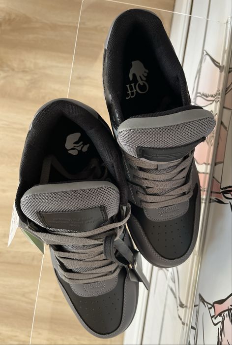 Off-White Out of Office Black Gradient r42