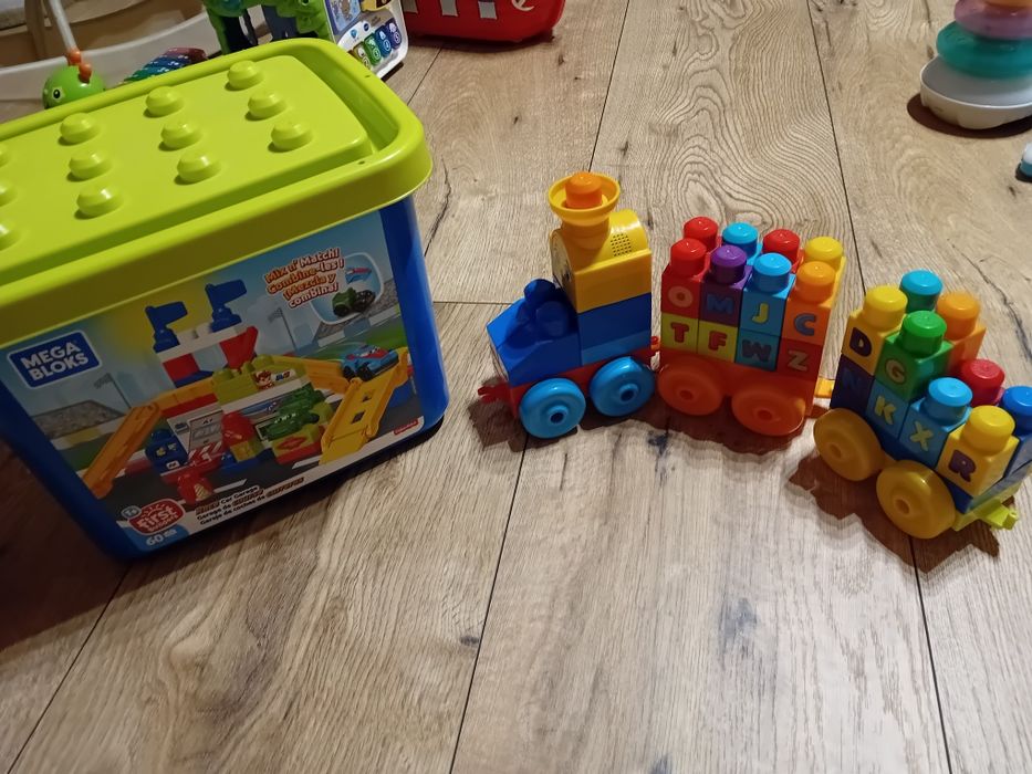 Mega Bloks garaż i pociąg