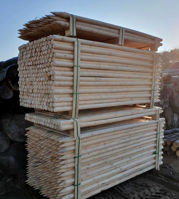 Palisada drewniana toczona paliki słupki melioracyjne kołki toczone