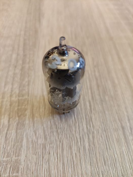Lampa elektronowa GE Electric 12AX7 ECC83 podwójna trioda