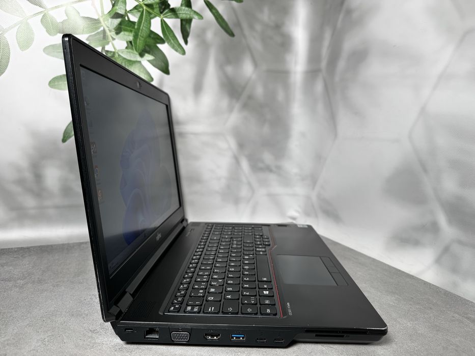 Quadro RTX 3000 6GB/ 8 ядер/ Fujitsu CELSIUS H7510 / i9-10885H / 32GB / SSD 1TB / 15.6" FHD