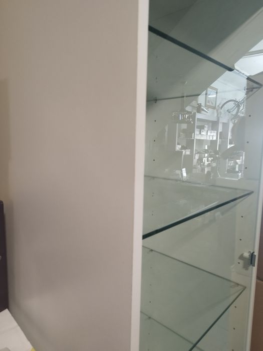 Móvel vitrine 185€