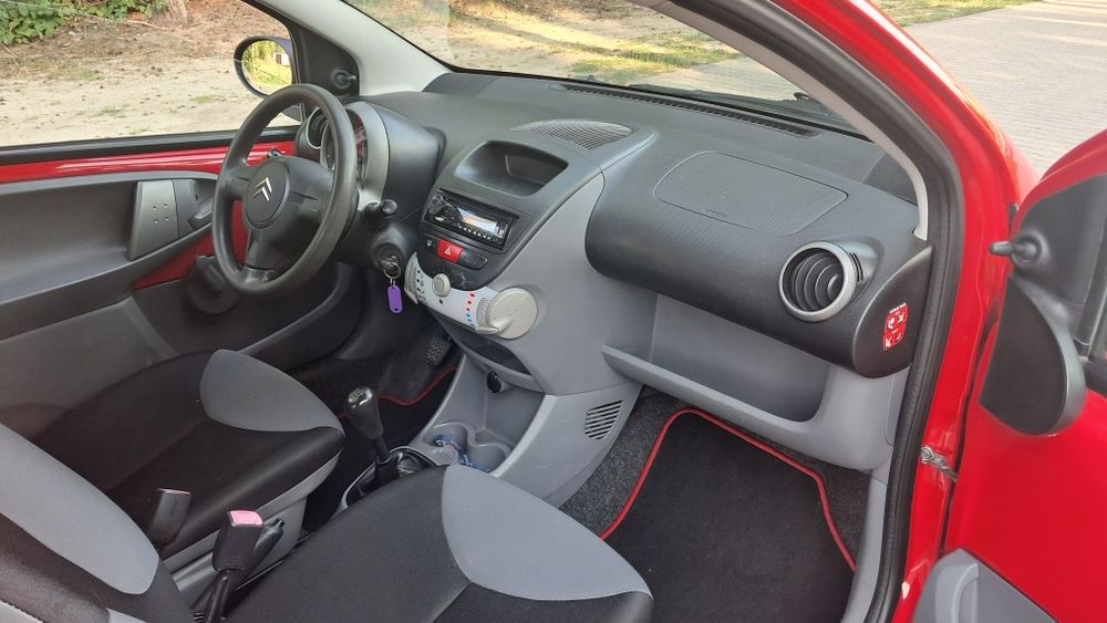 Okazja.Ładny Citroen z małym przebiegiem.
