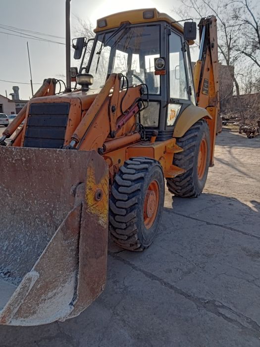 Екскаватор навантажувач JCB 3CX