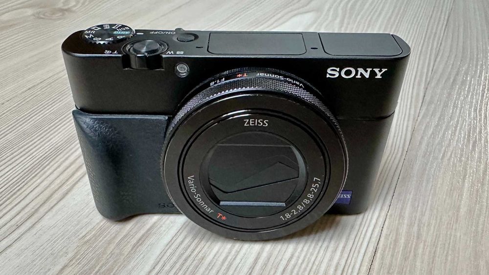 Aparat Sony DSC-RX100 V (M5)