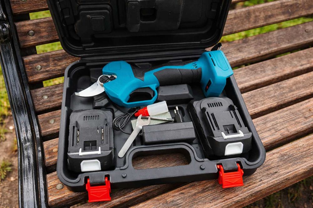 Секатор аккумуляторный Макита MS0141 Сучкорез Веткорез Сікатор Ножницы