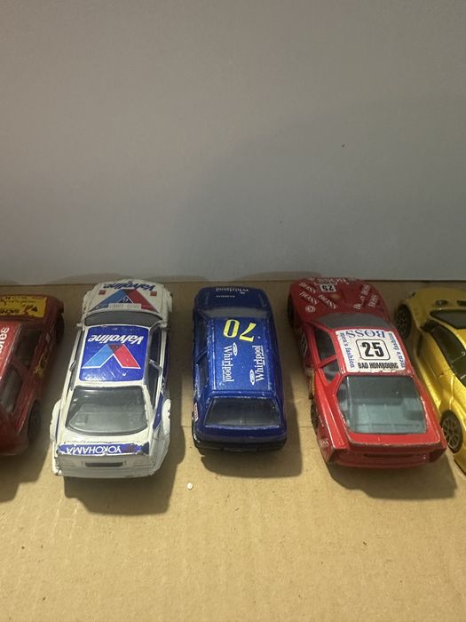 Miniaturas da burago escala 1:43