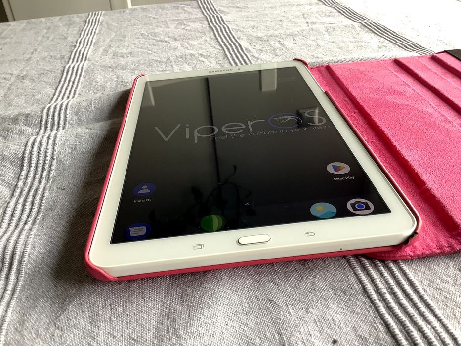 Tablet Samsung TAB E 9,6" BDB stan, idealny dla maluchów