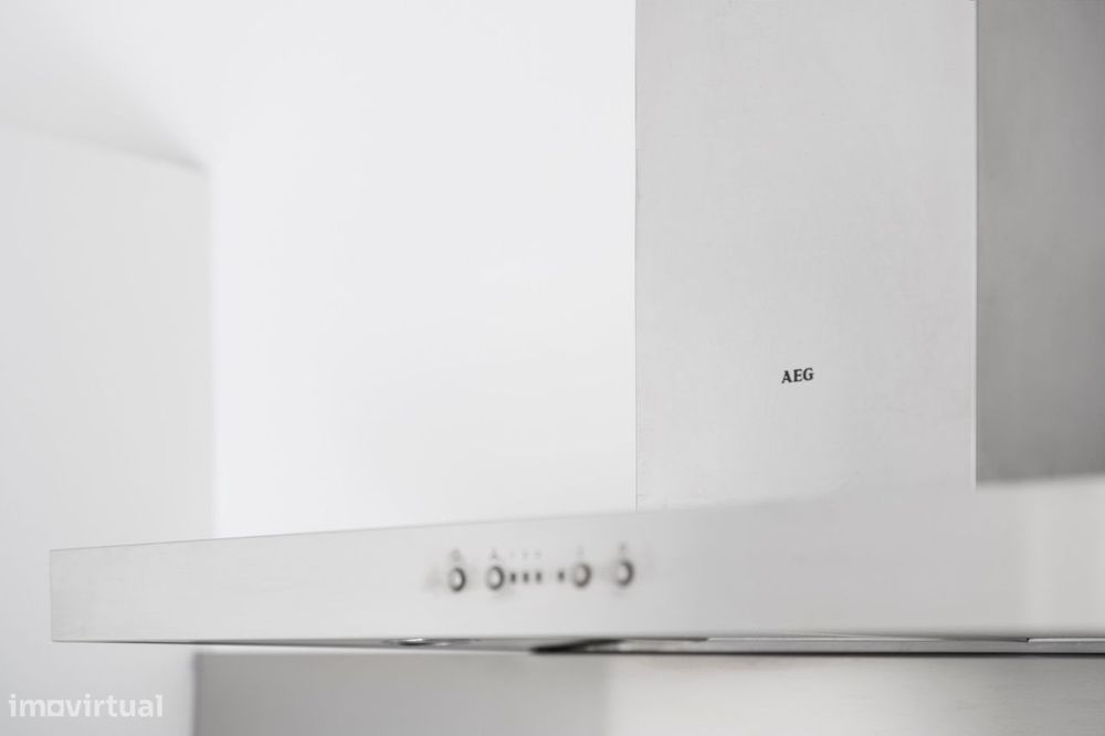 Apartamento no Chiado com 2 salas e 2 quartos e 2 lugares de estaciona