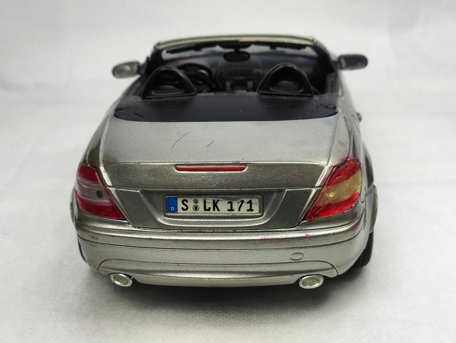 Модель Mercedes-Benz SLK 1/18 Maisto Thailand
