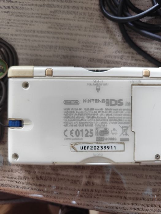 Nintendo ds com cabo alimentação