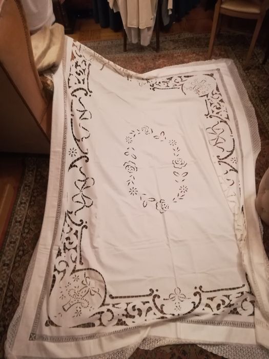 Toalha de mesa centenária