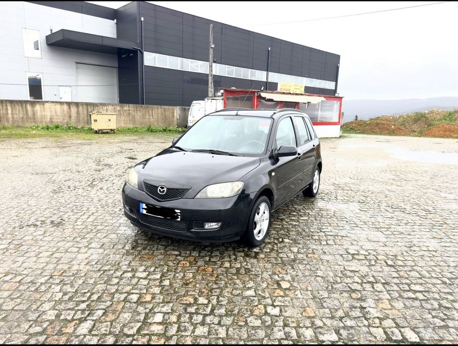 Mazda 2  1.2 em muito bom estado