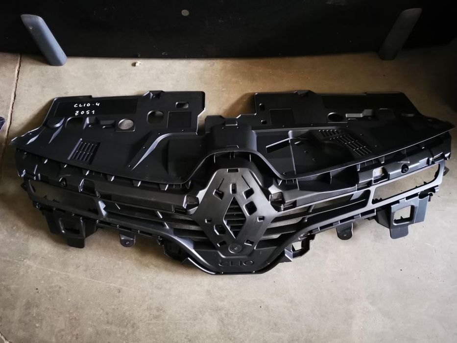 RENAULT CLIO IV 4 GRELHA FRENTE Z051