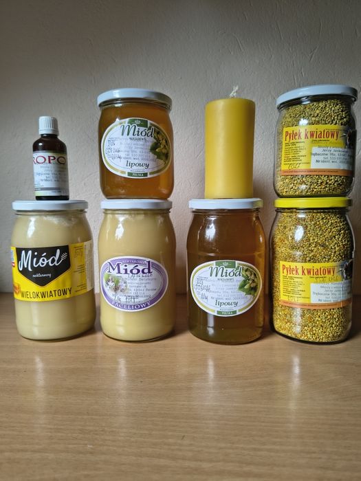 Miód , pyłek pszczeli, propolis, świece z wosku pszczelego.