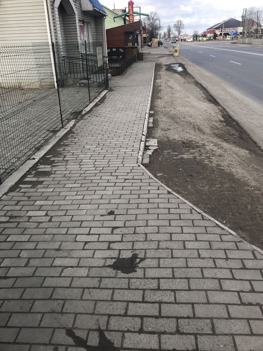 Площадка  і приміщення 60 м²