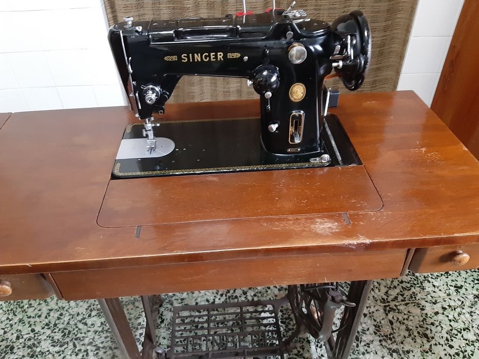 Maquina de costura SINGER com pontos automáticos
