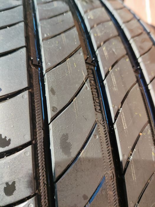 Nowe letnie  opony Michelin Primacy 4. Rozmiar 215 /65R/17