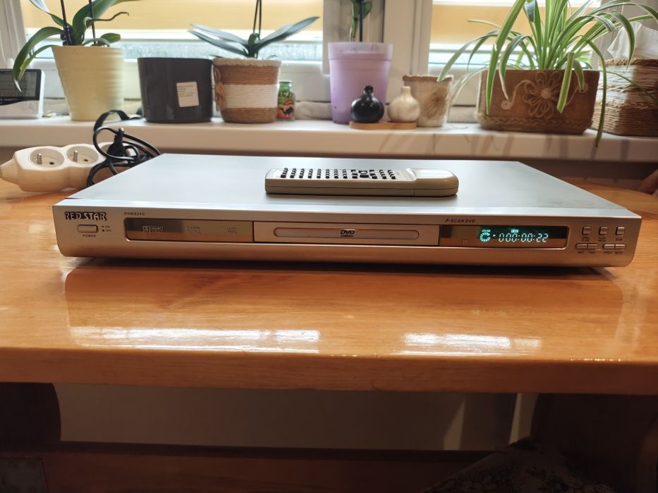 Odtwarzacz DVD Red Star DVD231C