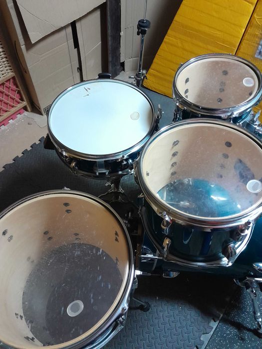 Bateria Fame Maple Standard Jungle com pratos low volume