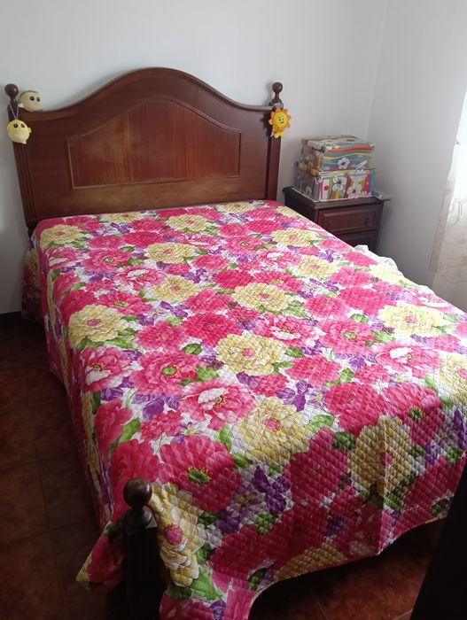 Quarto completo em Madeira