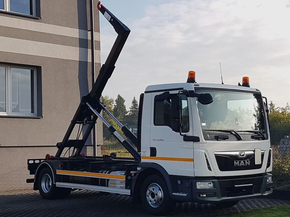 MAN TGL 12.220 HAKOWIEC 4x2 KLIMA  TGL 12.220 HAKOWIEC 4x2 Klima Hakowiec Do Kontenerów Manual